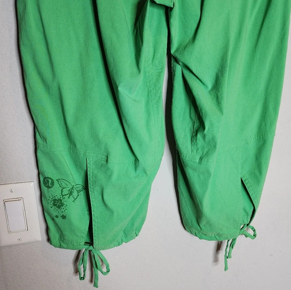 Lululemon green Betty Crop Pants.  Size 4. Vintage retro y2k. - Picture 13 of 16